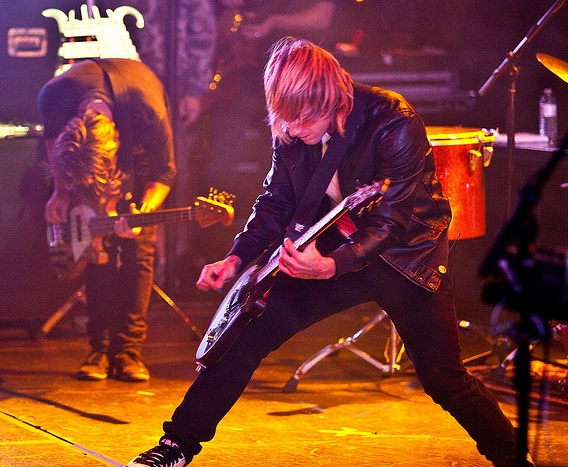 4140231940_021693a55d_z